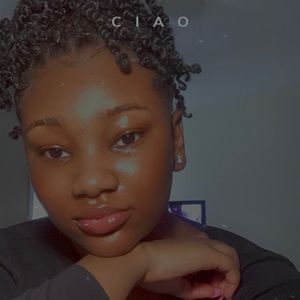 Meet your Posher, Ayanna